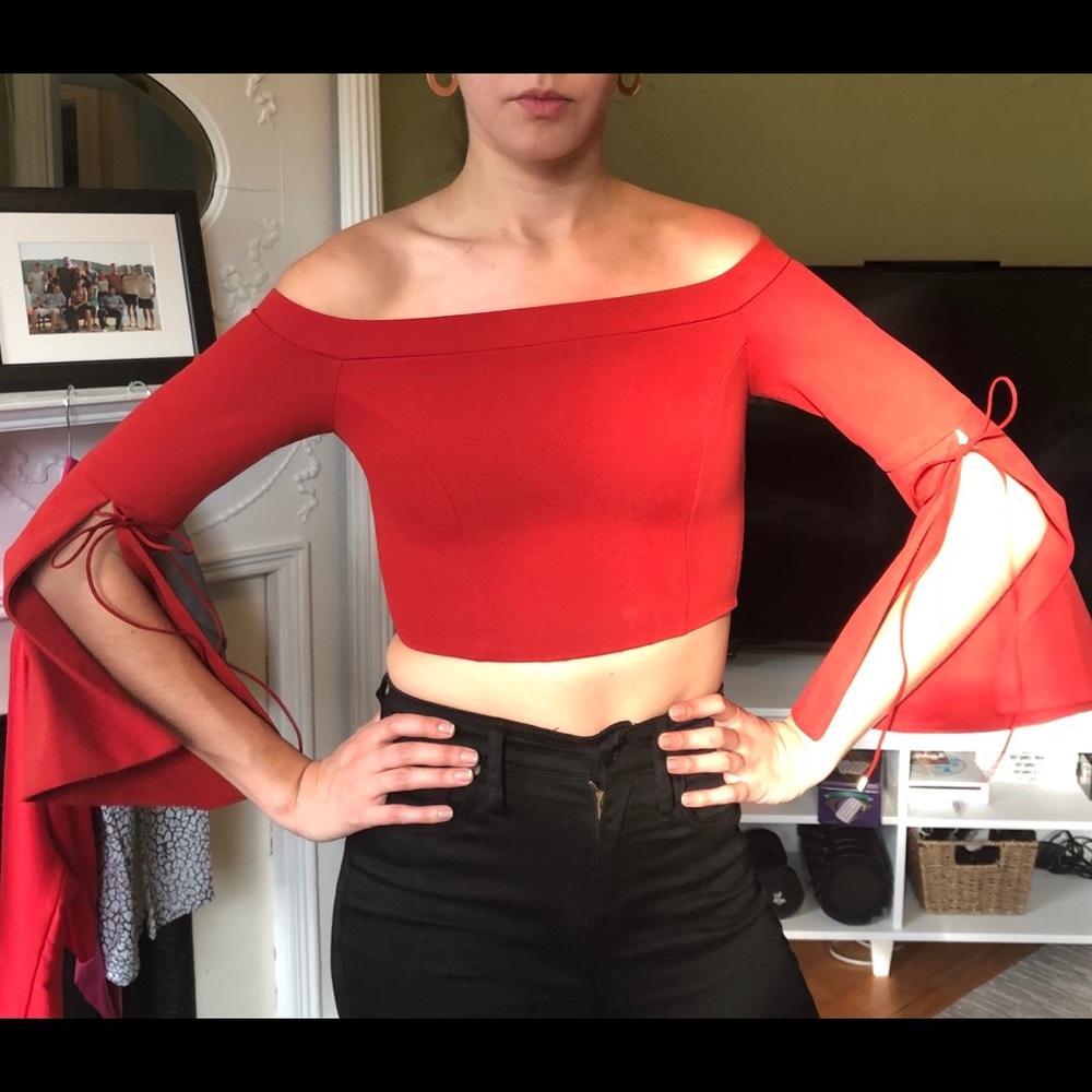 Red off the shoulder long sleeve crop top